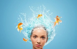 Creative synthesis, PS adds an extremely refreshing goldfish swimming effect to the character’s hair – photo synthesis